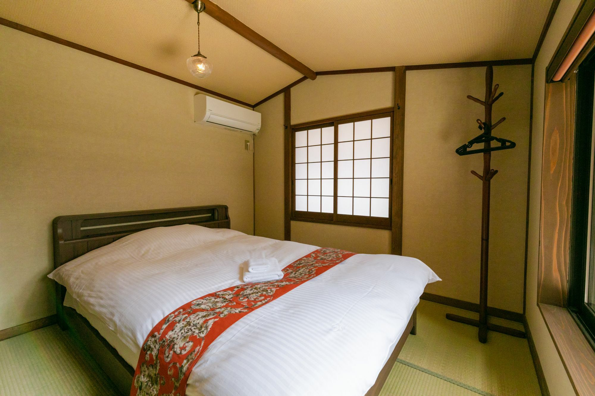 Kumo Machiya Leaves * Kyoto