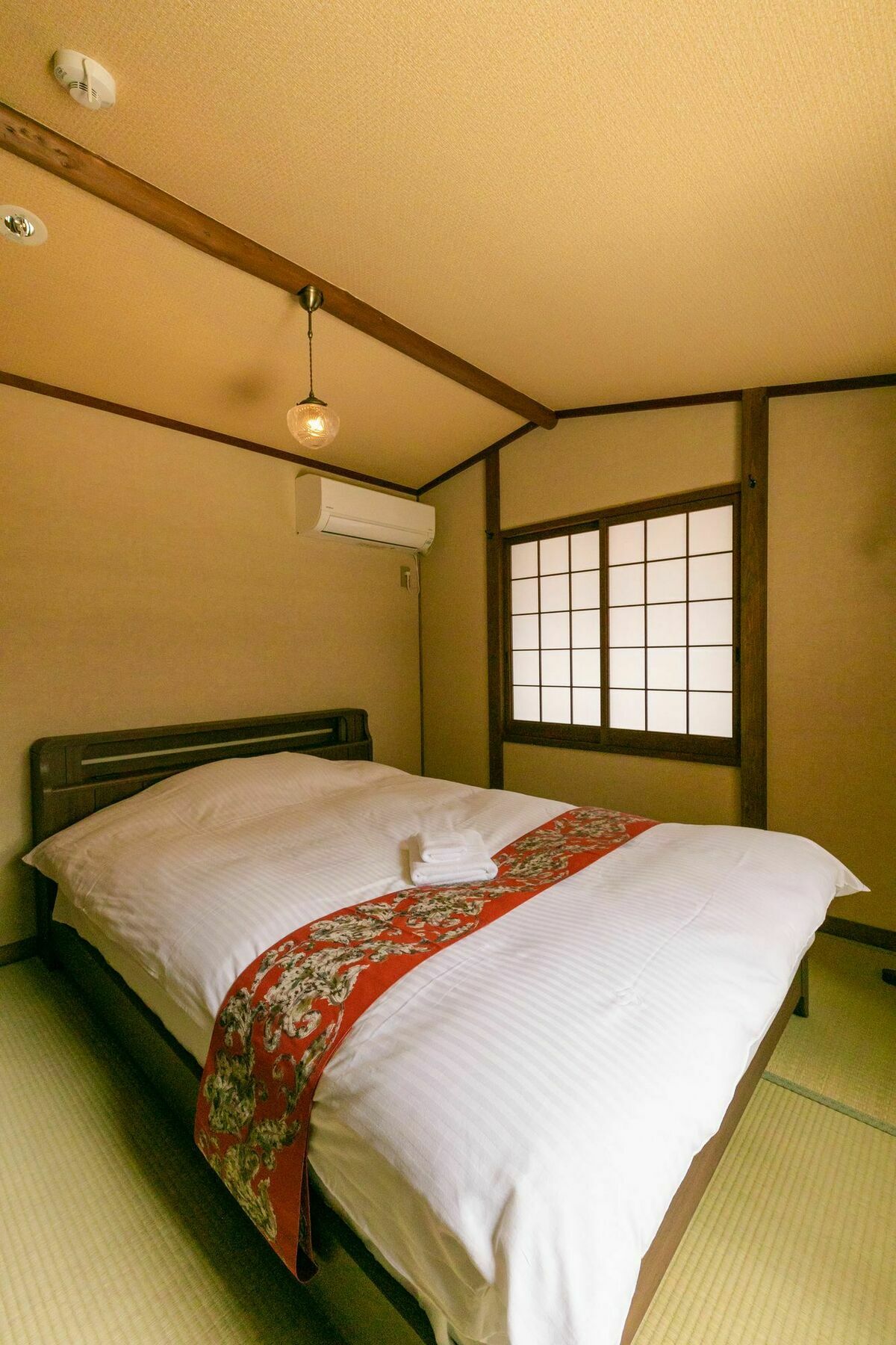 Kumo Machiya Leaves *